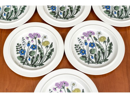 Set Of Six Arabia Finland Flora Diner Plates